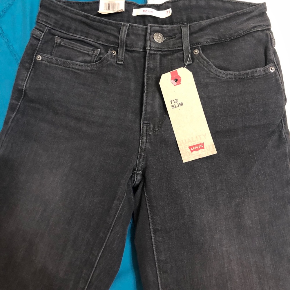 Levi’s 712 slim black jeans